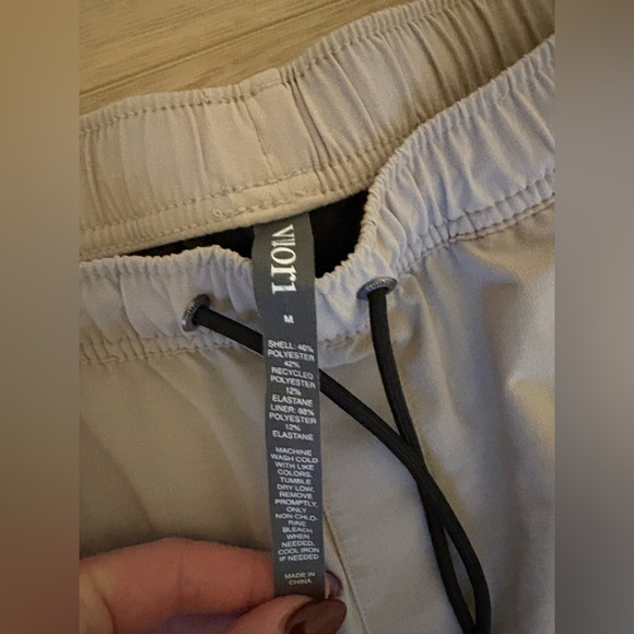 Vuori Men's Beige Athletic Shorts, size medium - Picture 3 of 4